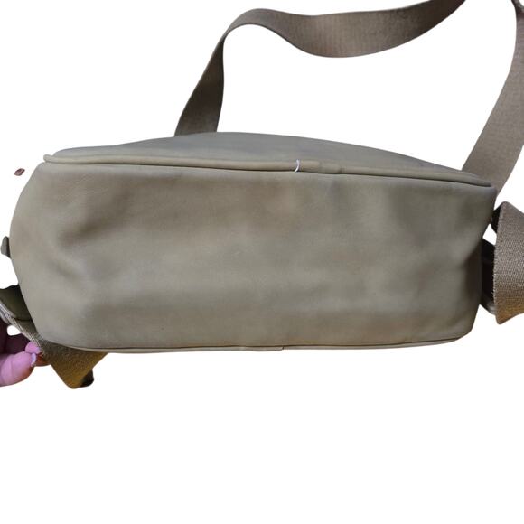 Universal Thread Green Crossbody Faux Leather Box Bag - Picture 3 of 5